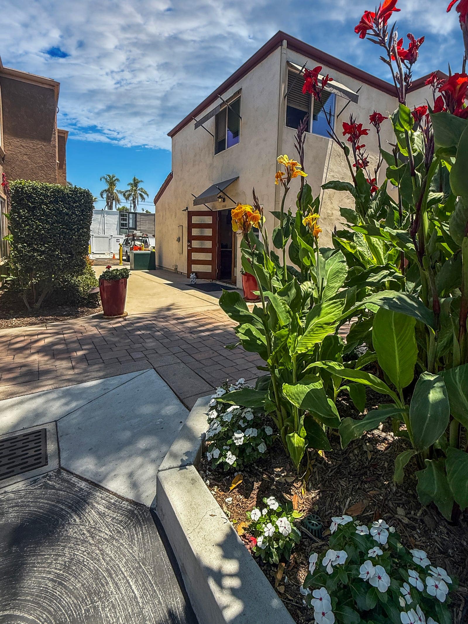 Tierra Del Rey on-site leasing office